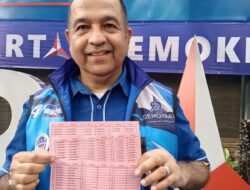 Gobind DIALDAS ,kepala BPPM Partai demokrat turut menggalakan Donor darah ke pada masyarat di acara HUT partai Demokrat ke- 22 di DPP DEMOKRAT JAKARTA.