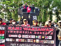 26 Organisasi Pers dan Advokat Unjuk Rasa di Mako Polres Metro Bekasi