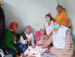 Tim Medis Pasukan Putih Puskesmas Ujung Menteng Lakukan Kunjungan Lansia