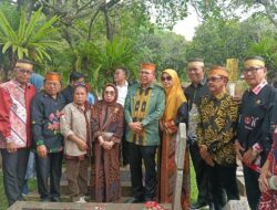 Menghidupkan Kembali Spirit Raja BONE, Wakil Bupati BONE Tabur Bunga Dalam Ziarah HJB Ke 696 .